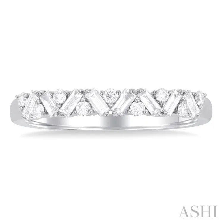 1/3 Ctw Zig Zag Scatter Baguette and Round Cut Diamond Fashion Ring in 14K White Gold