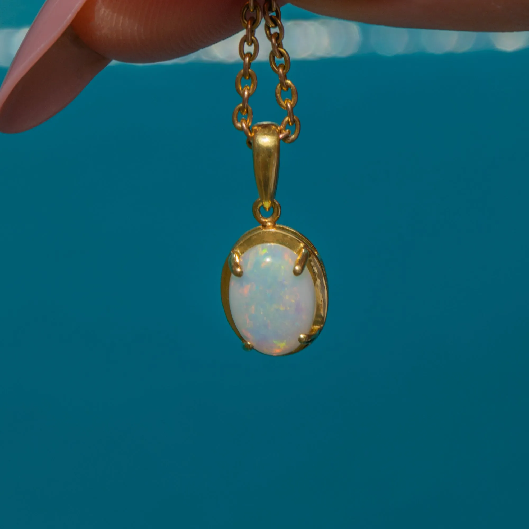 18ct Gold Opal Charm, 0.70ct