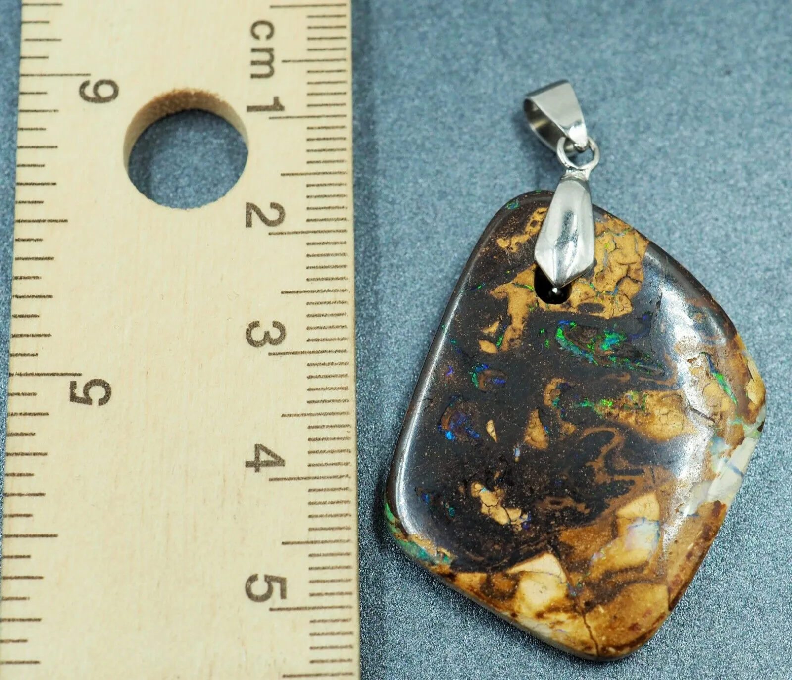 18ct White Gold Plated Blue/Green Spectra Boulder Opal Pendant