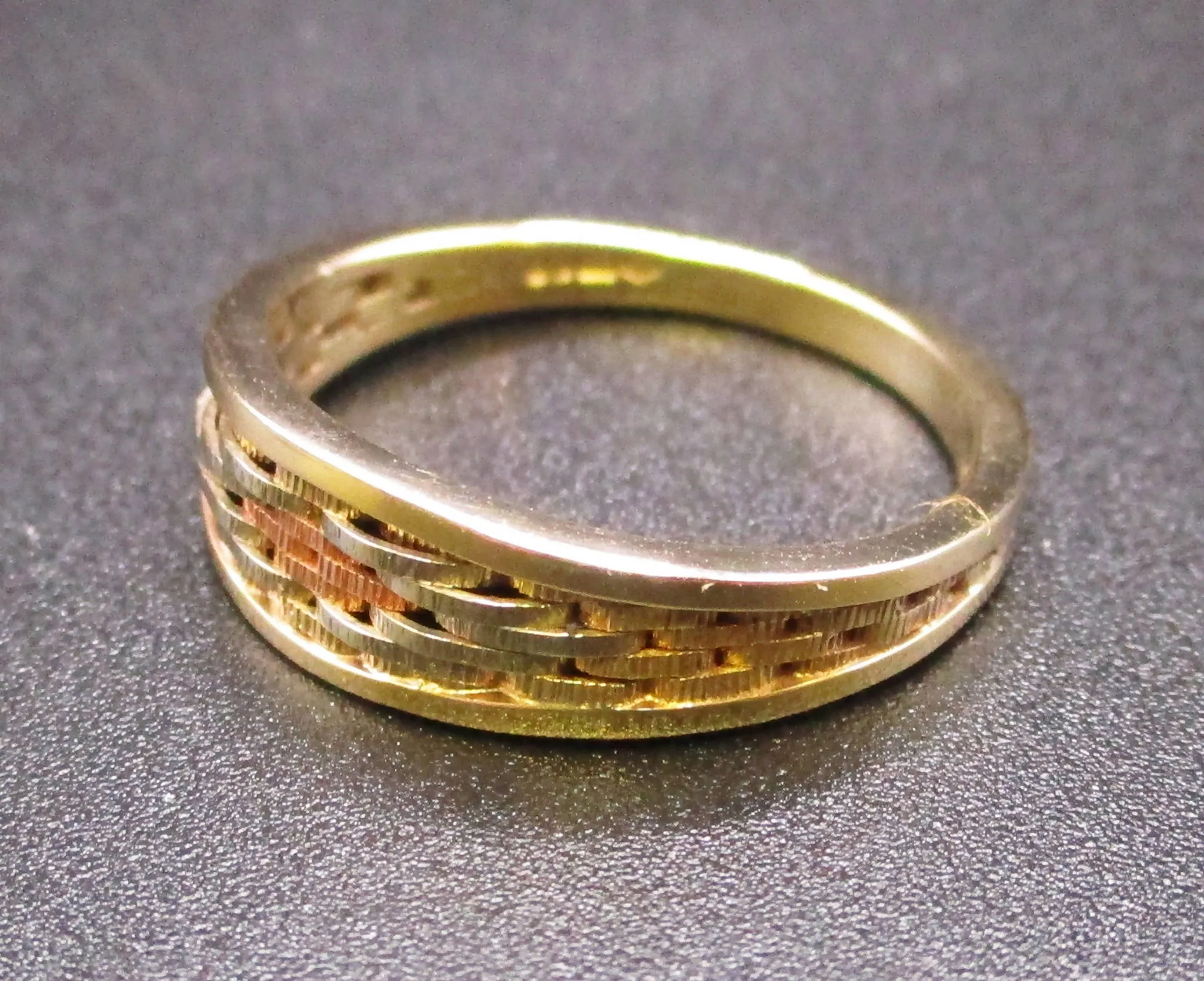 9ct three colour gold weave design ring