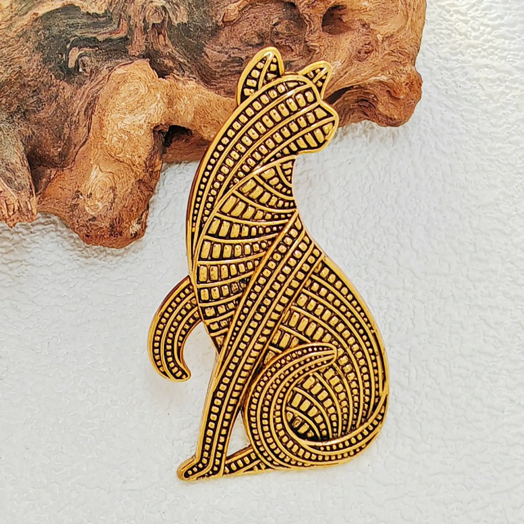 Ancient Egyptian Inspire Texture Metallic Cat Brooch Feline Kitty Jewelry