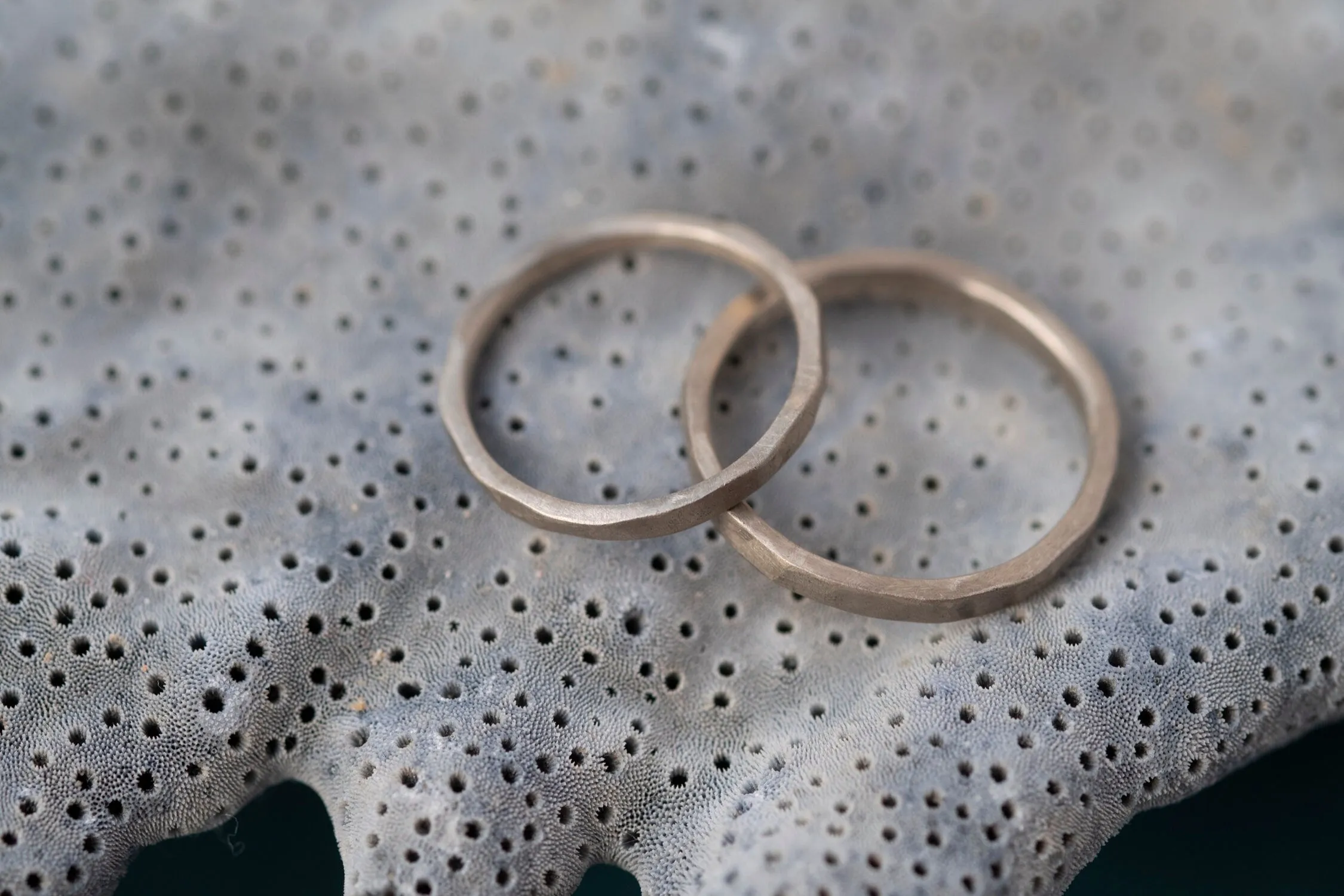 Angular White Gold Hammered Wedding Ring Set