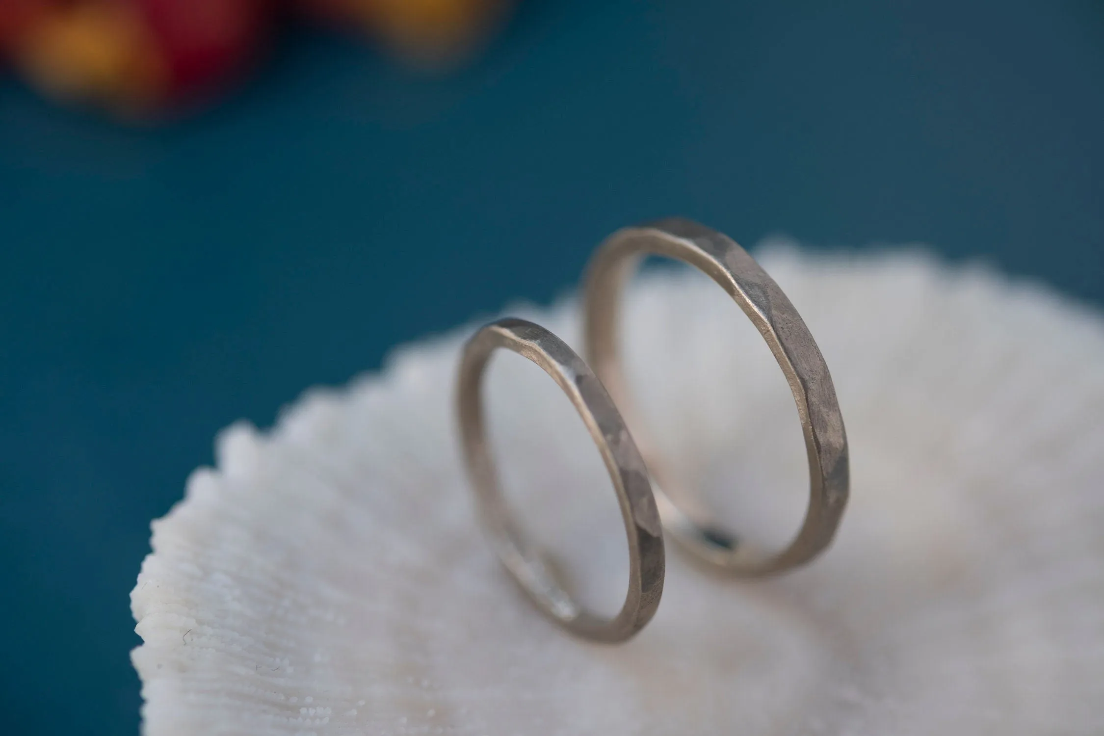 Angular White Gold Hammered Wedding Ring Set