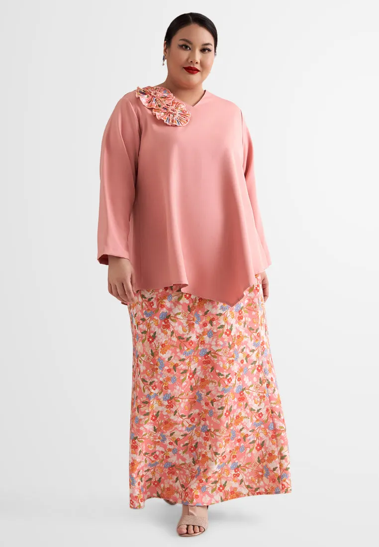 Arisya Asymmetrical Floral Brooch Kurung