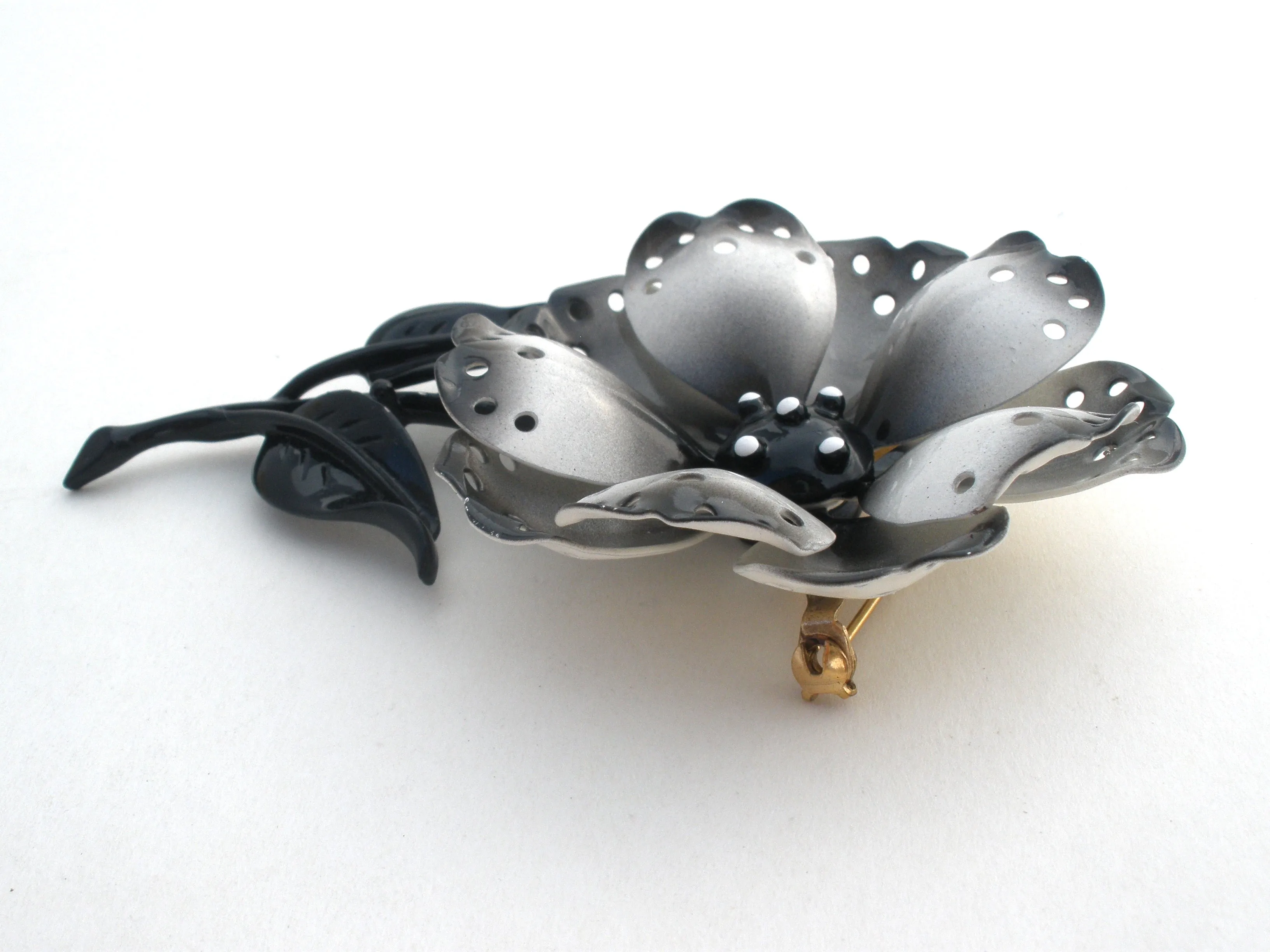 Black White Enamel Flower Brooch Pin Hedy