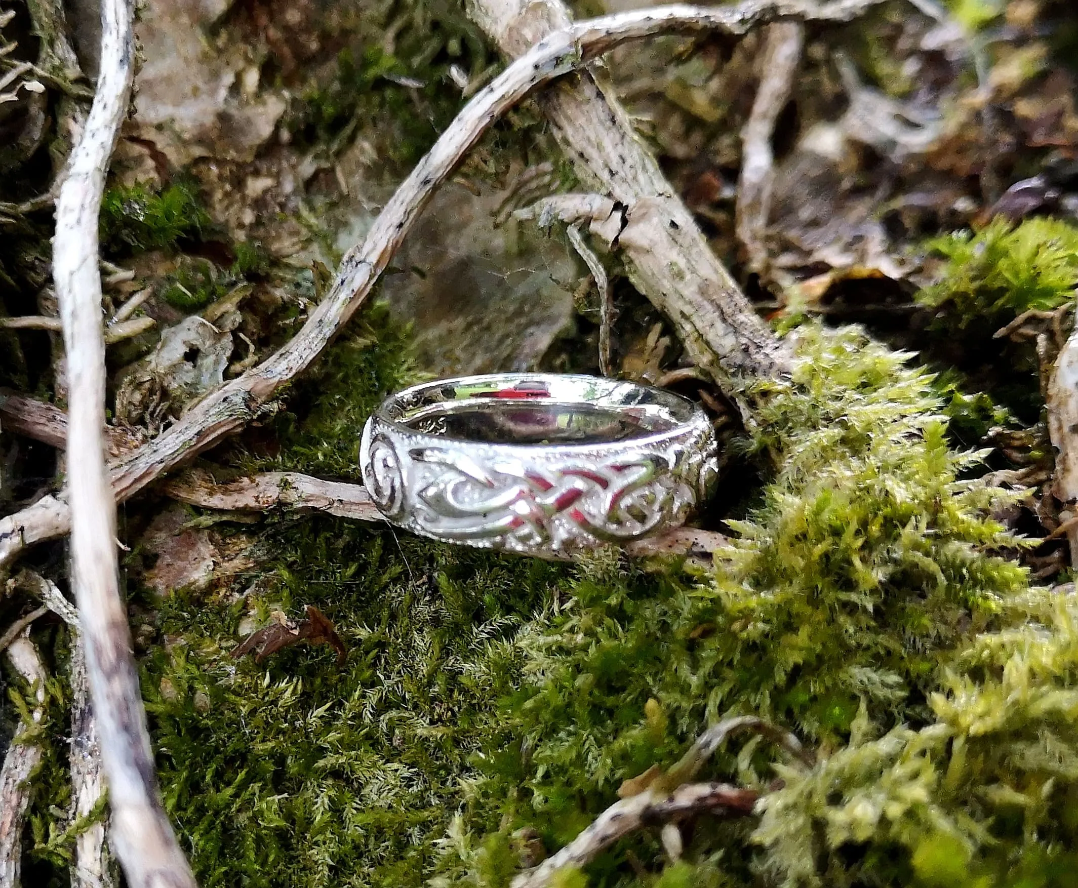 Celtic Claddagh Wedding Band