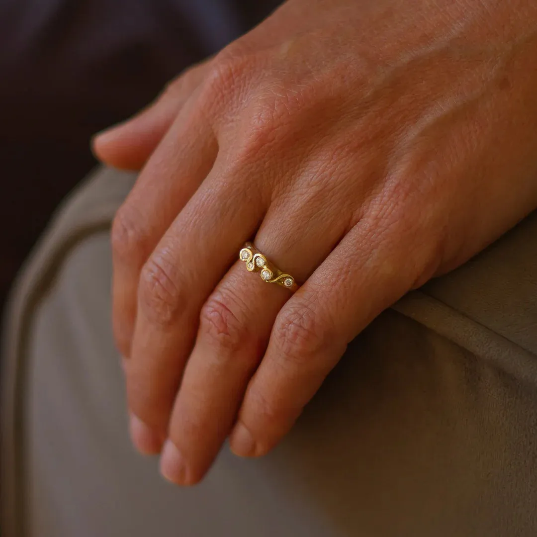 Crest White Corallina Ring