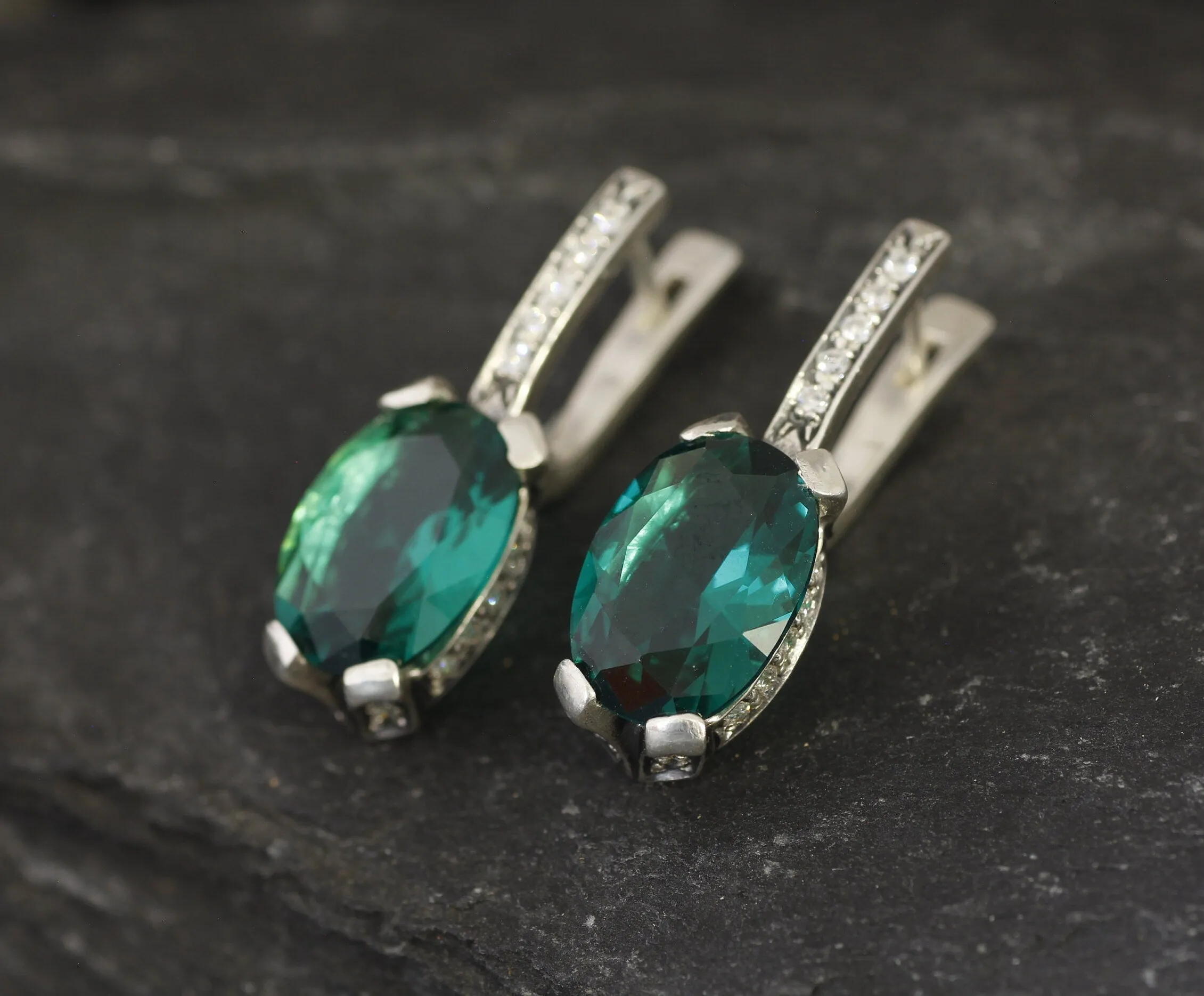 Drop Emerald Earrings - Green Vintage Earrings - Antique Oval Earrings