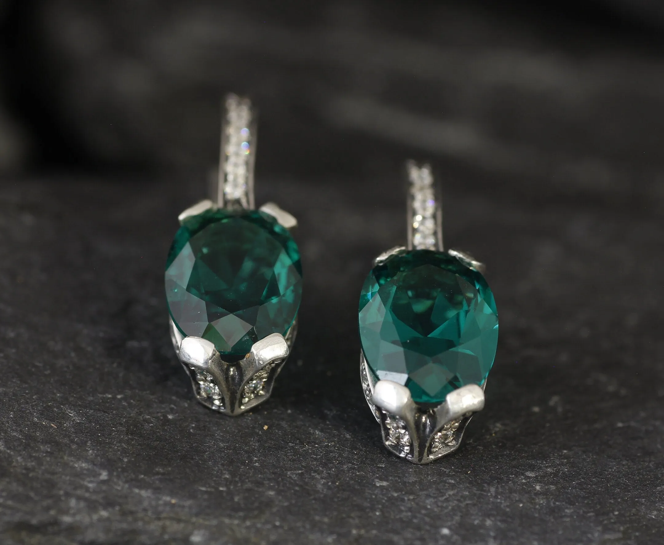 Drop Emerald Earrings - Green Vintage Earrings - Antique Oval Earrings