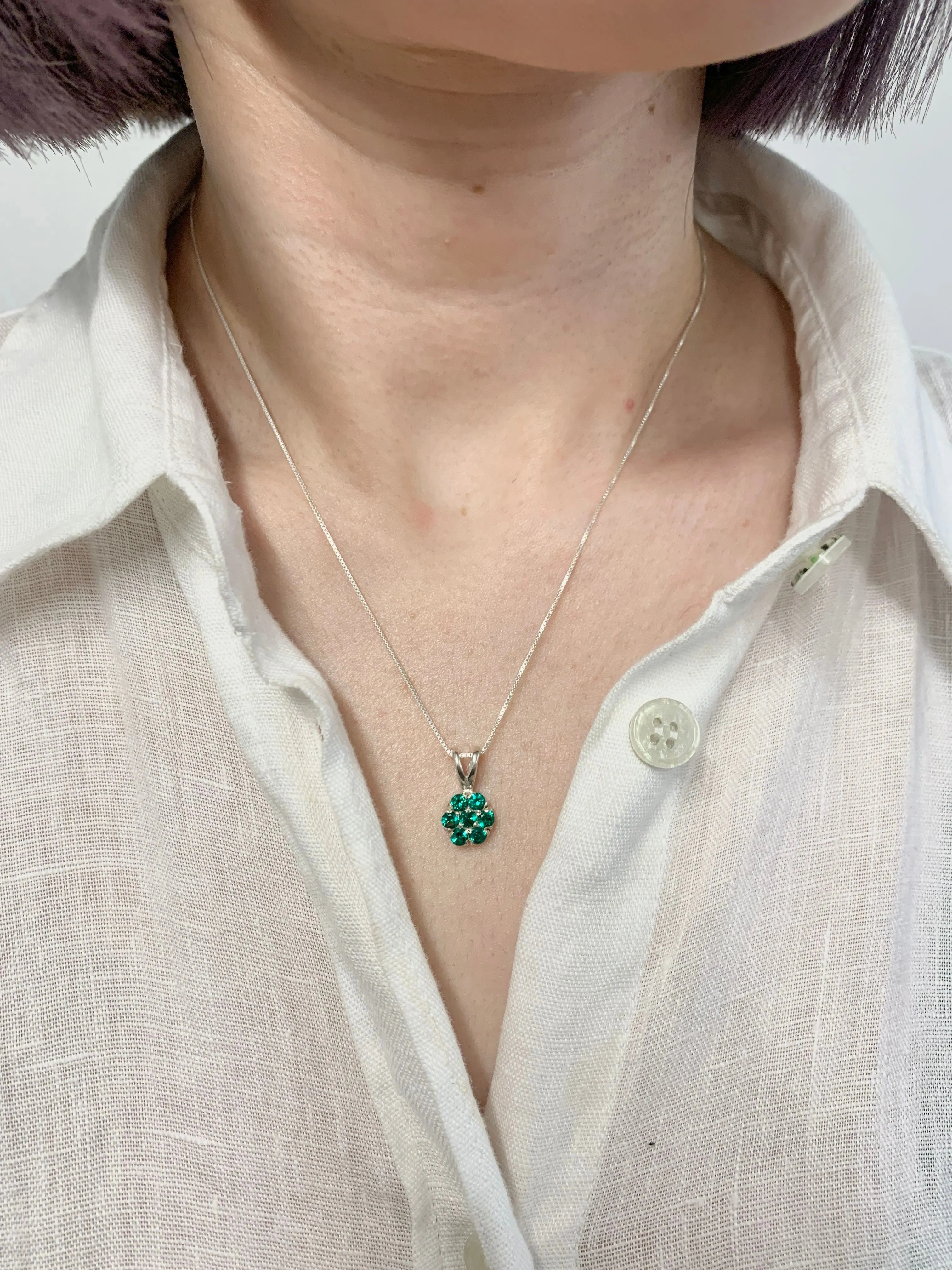 Emerald Flower Necklace - Green Gemstone Pendant - Daisy Emerald Necklace