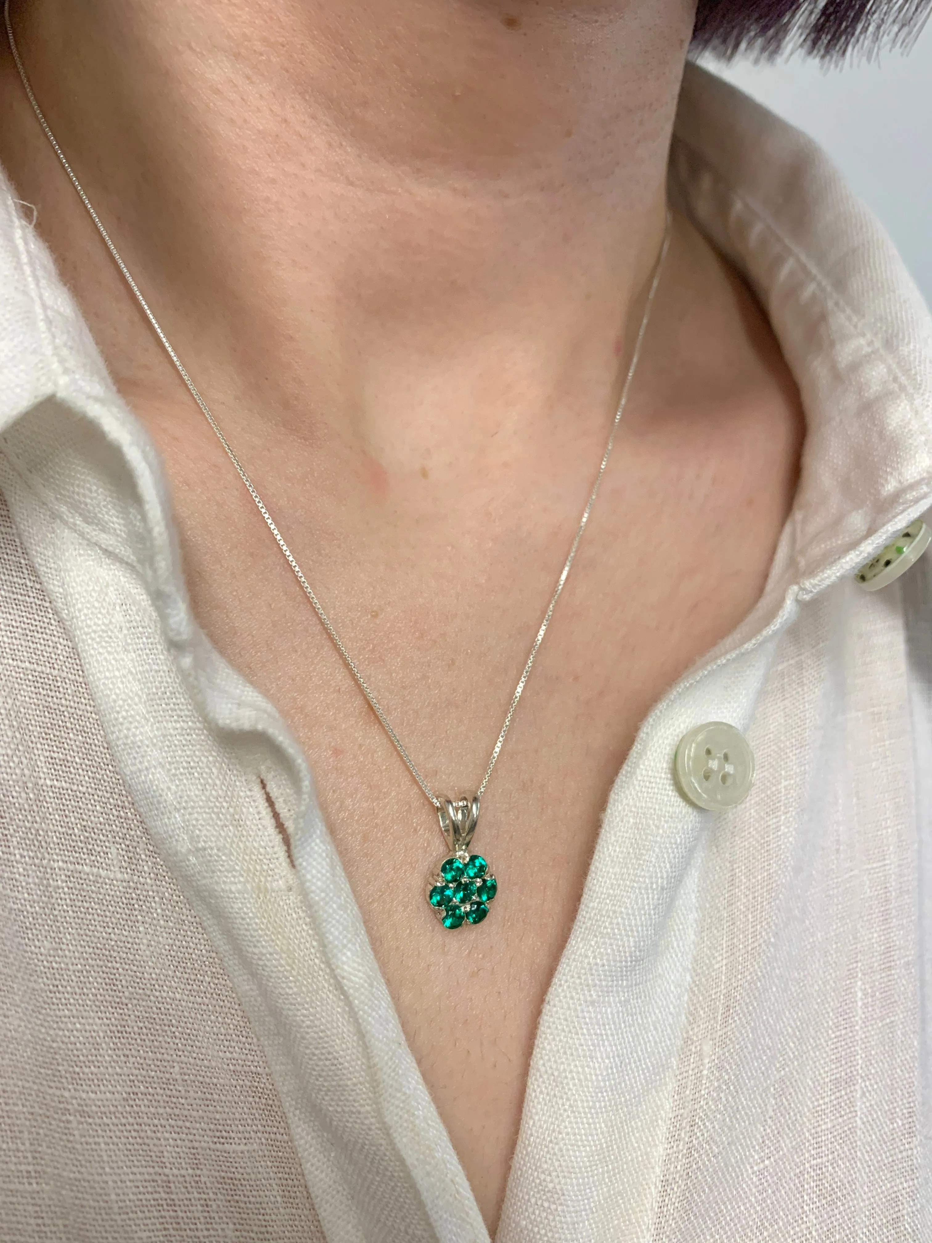 Emerald Flower Necklace - Green Gemstone Pendant - Daisy Emerald Necklace