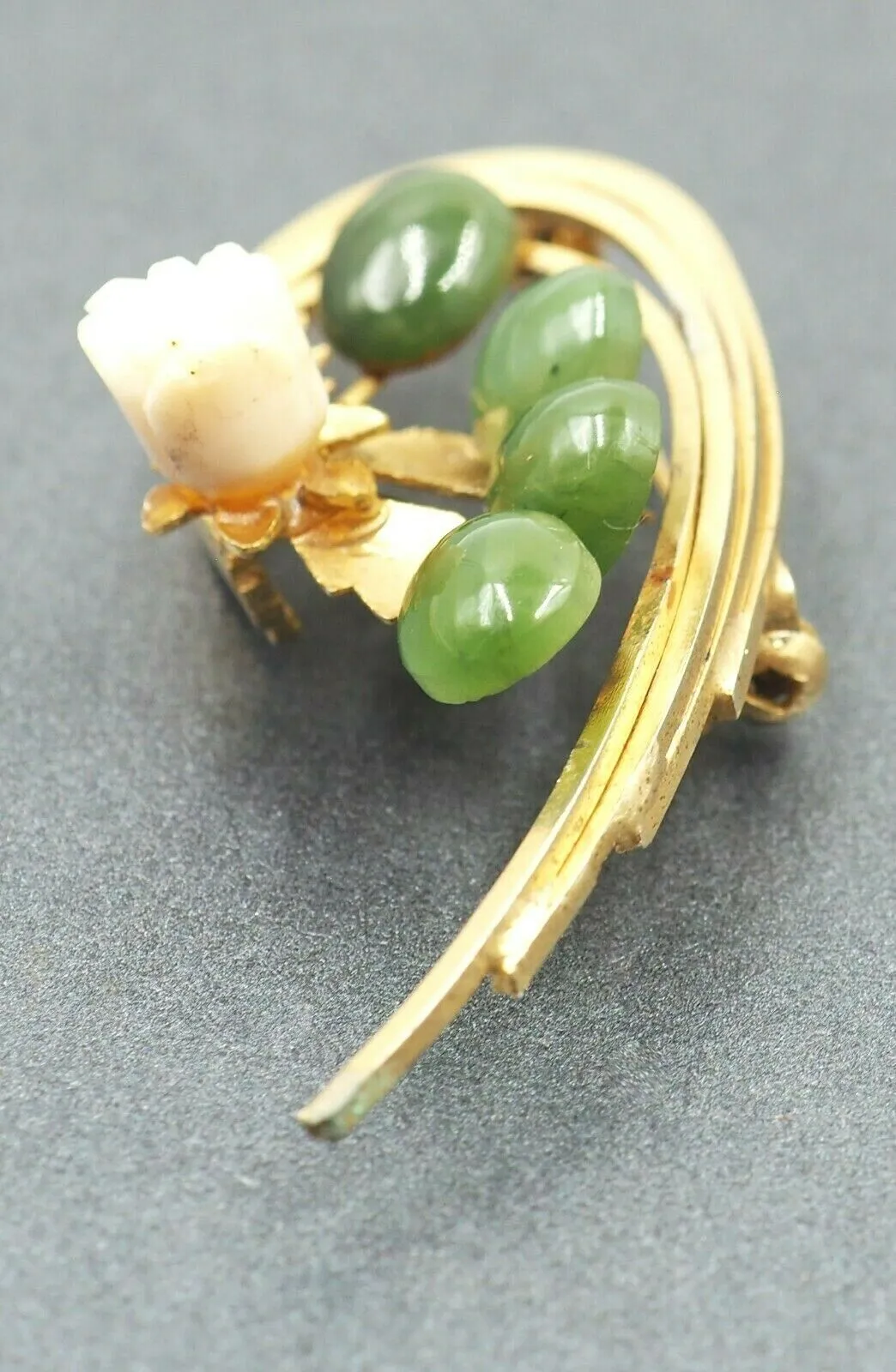 Gold Plated Nephrite Jade & Chalcedony Brooch