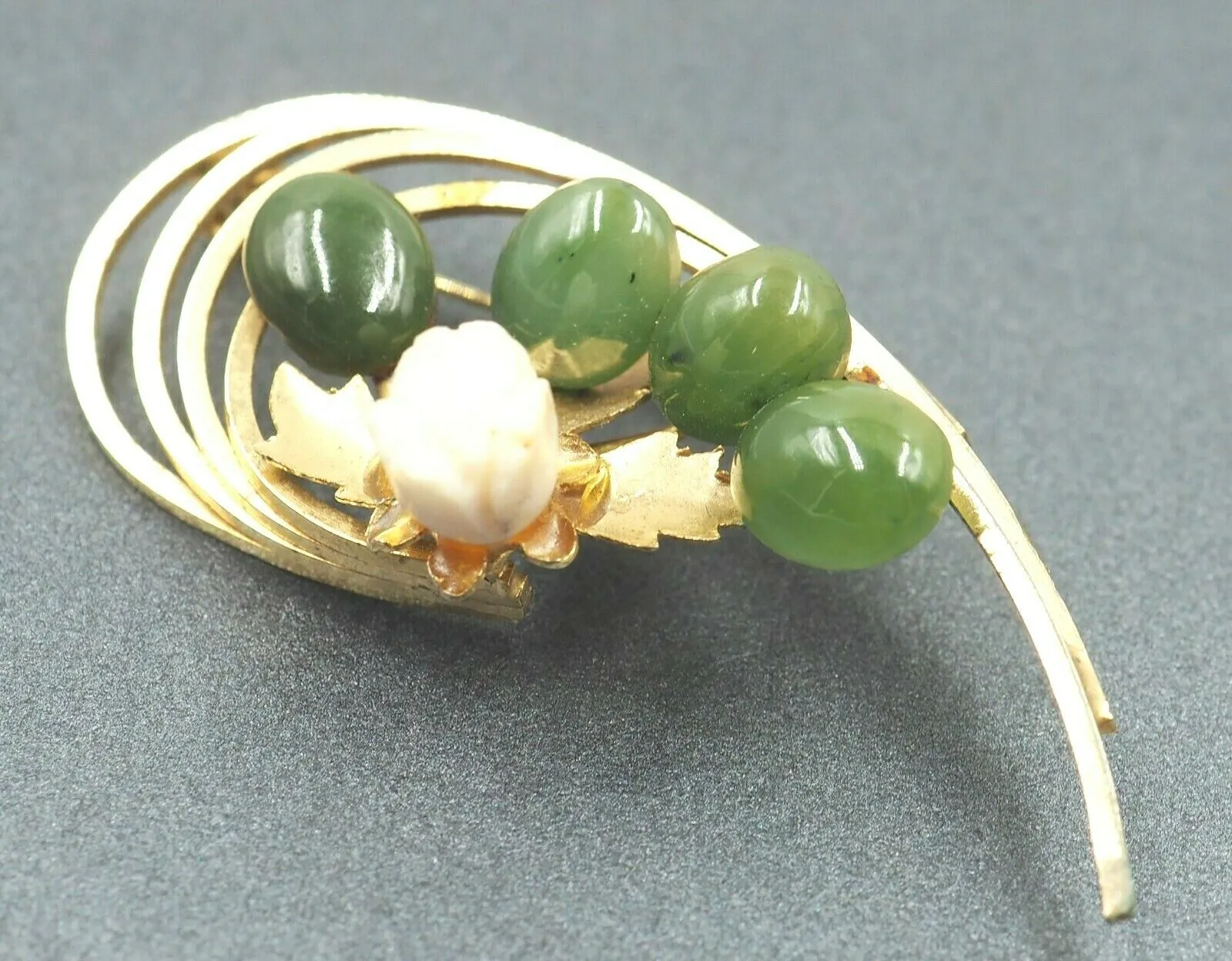 Gold Plated Nephrite Jade & Chalcedony Brooch