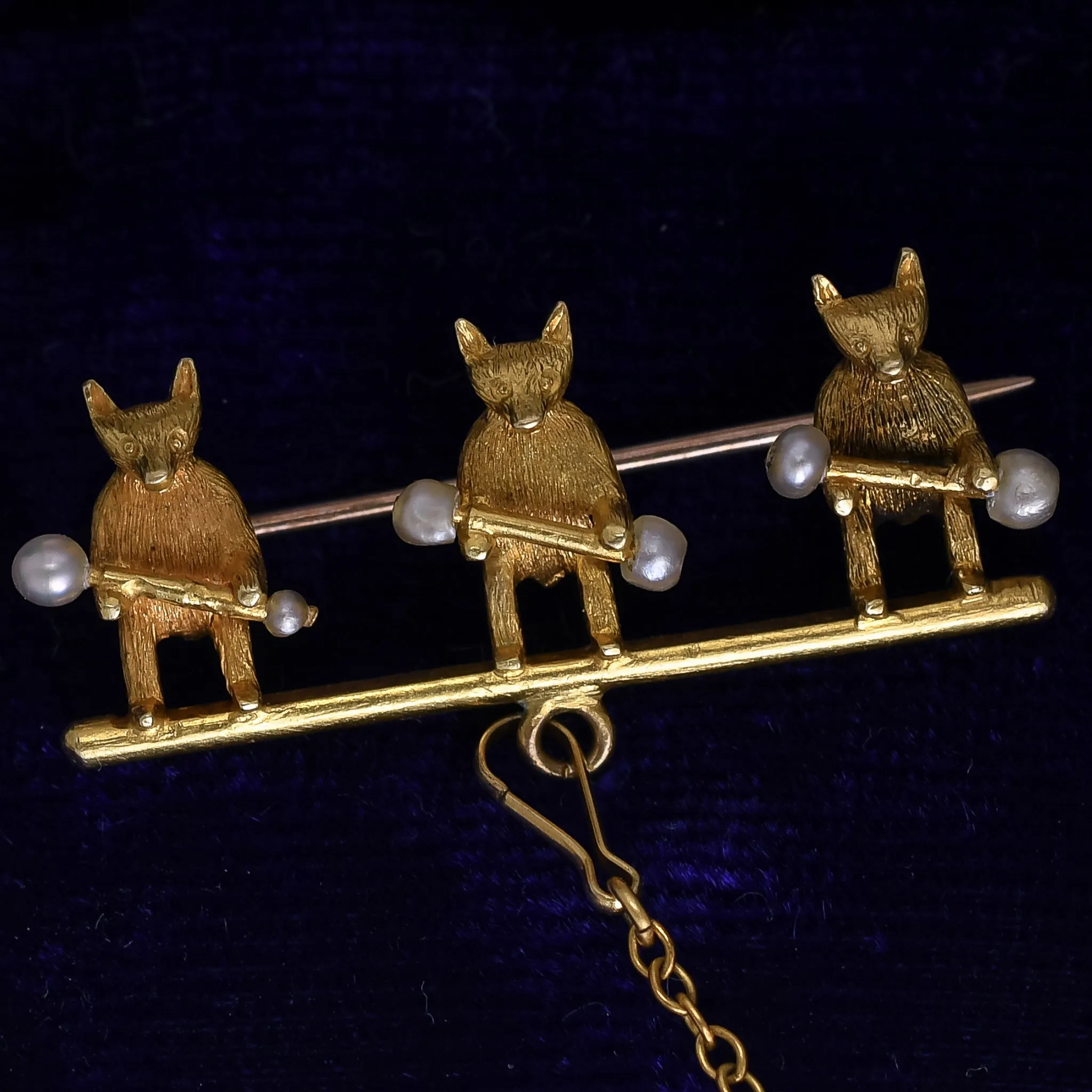 Late Victorian Pearl Dancing Bears Brooch