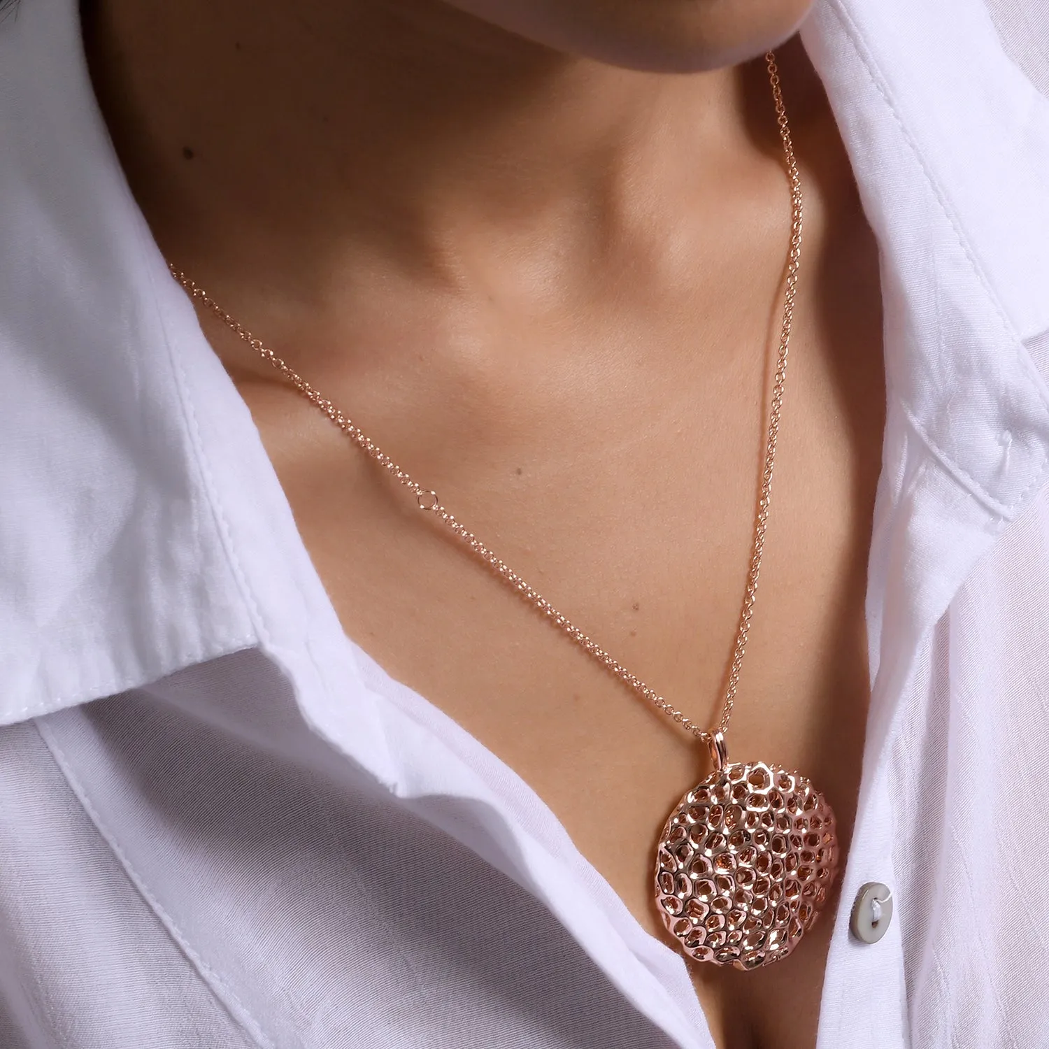 Lattice Disc Pendant with FREE Chain