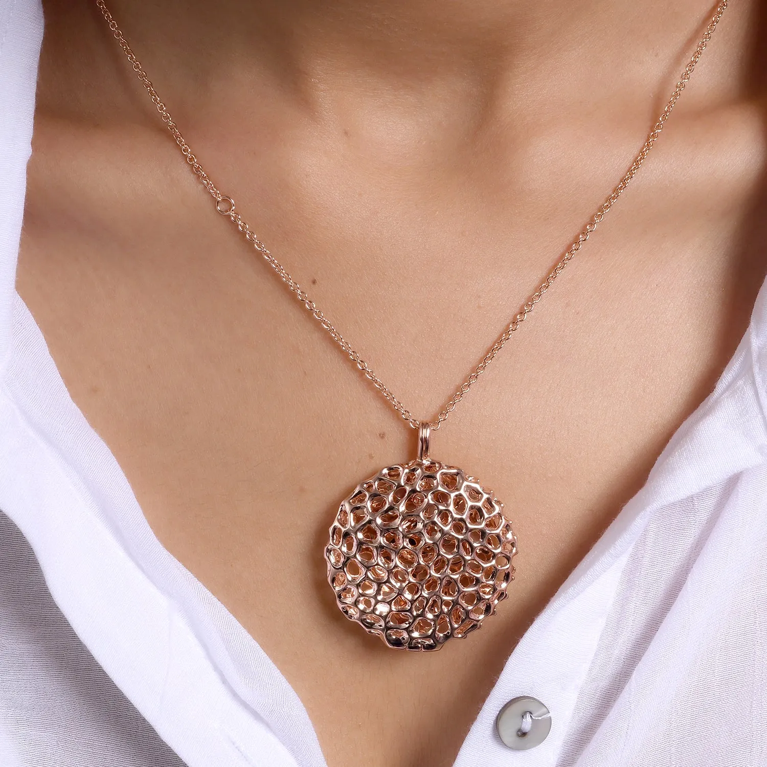 Lattice Disc Pendant with FREE Chain