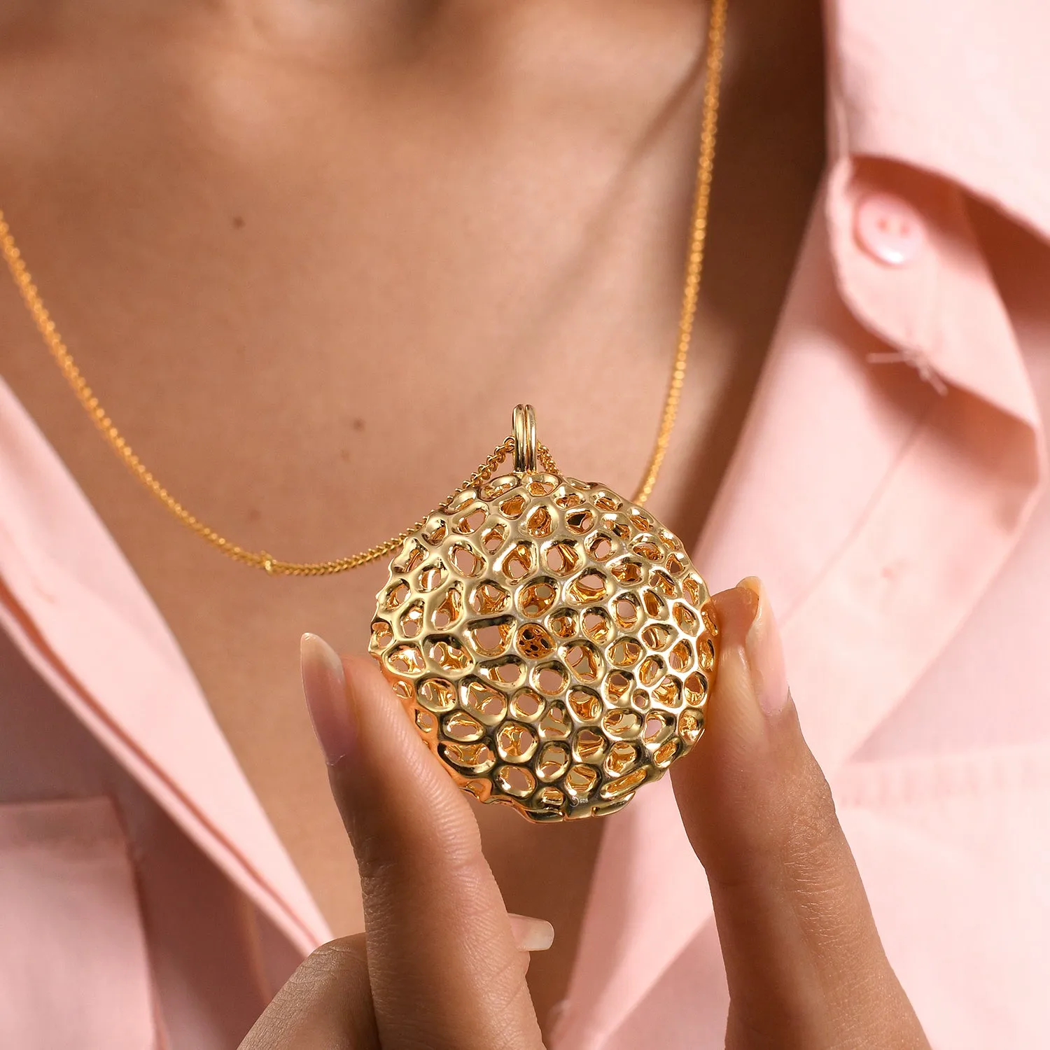 Lattice Disc Pendant with FREE Chain