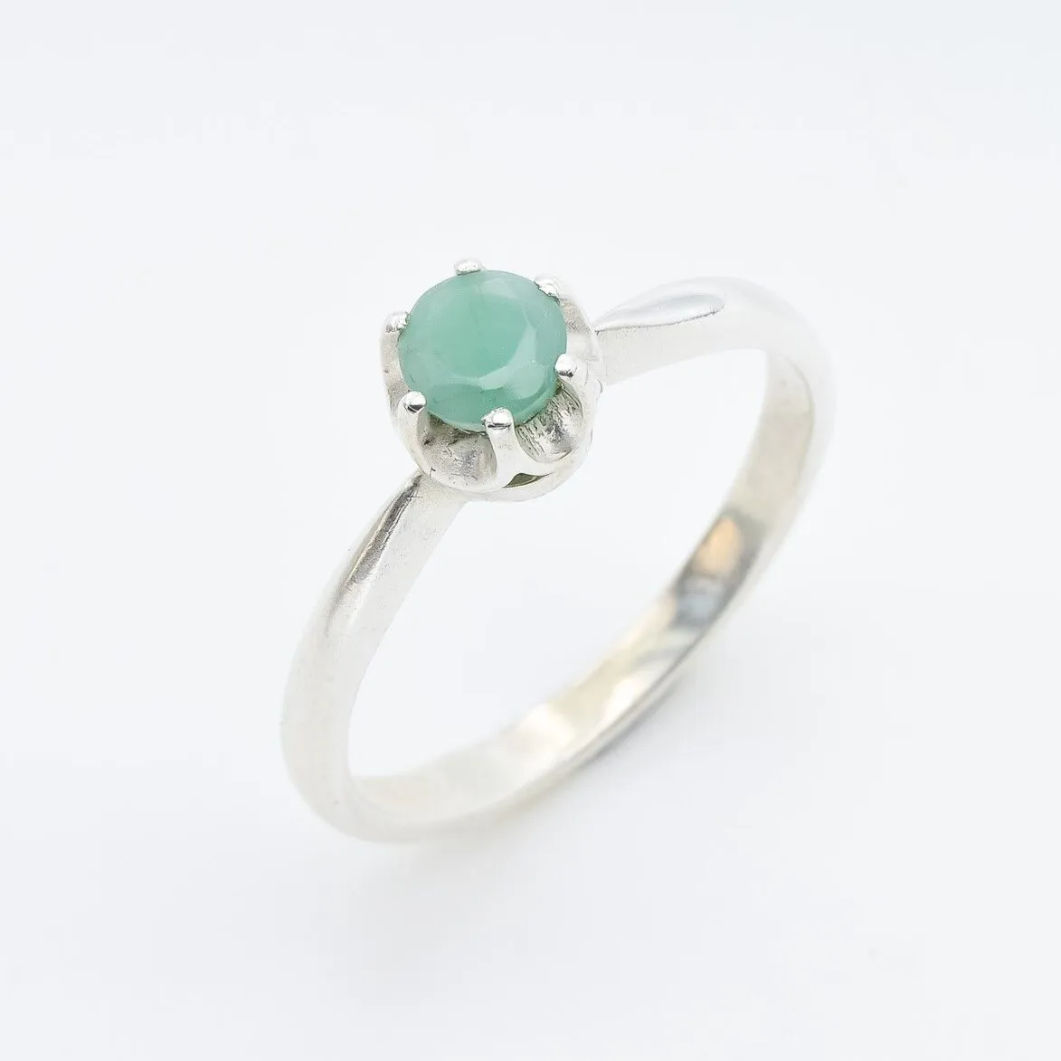 Natural Emerald Ring - Green Solitaire Ring - Dainty Emerald Ring