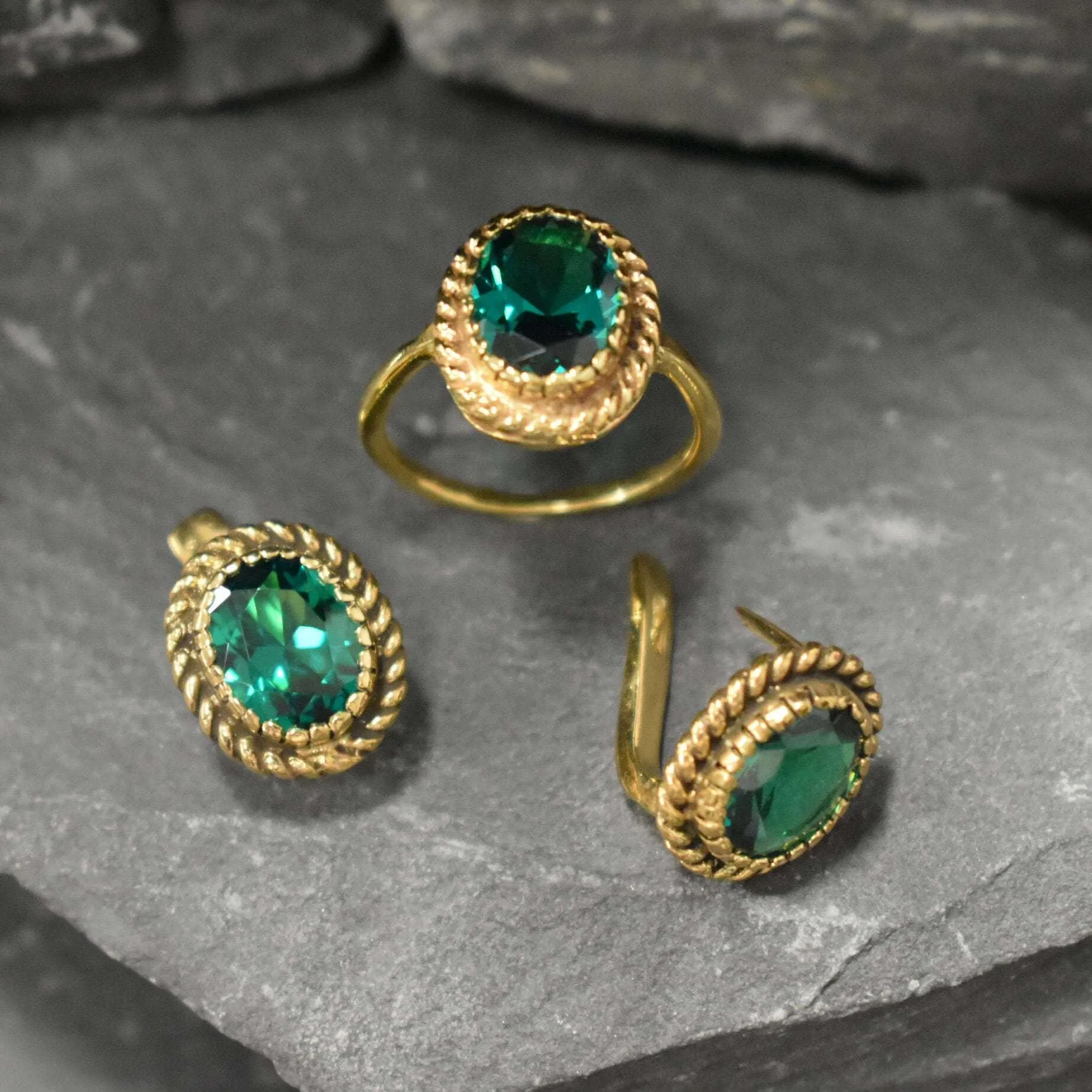 Oval Emerald Gold Ring - Antique Ring, Emerald Vintage Ring, Solitaire Emerald Ring