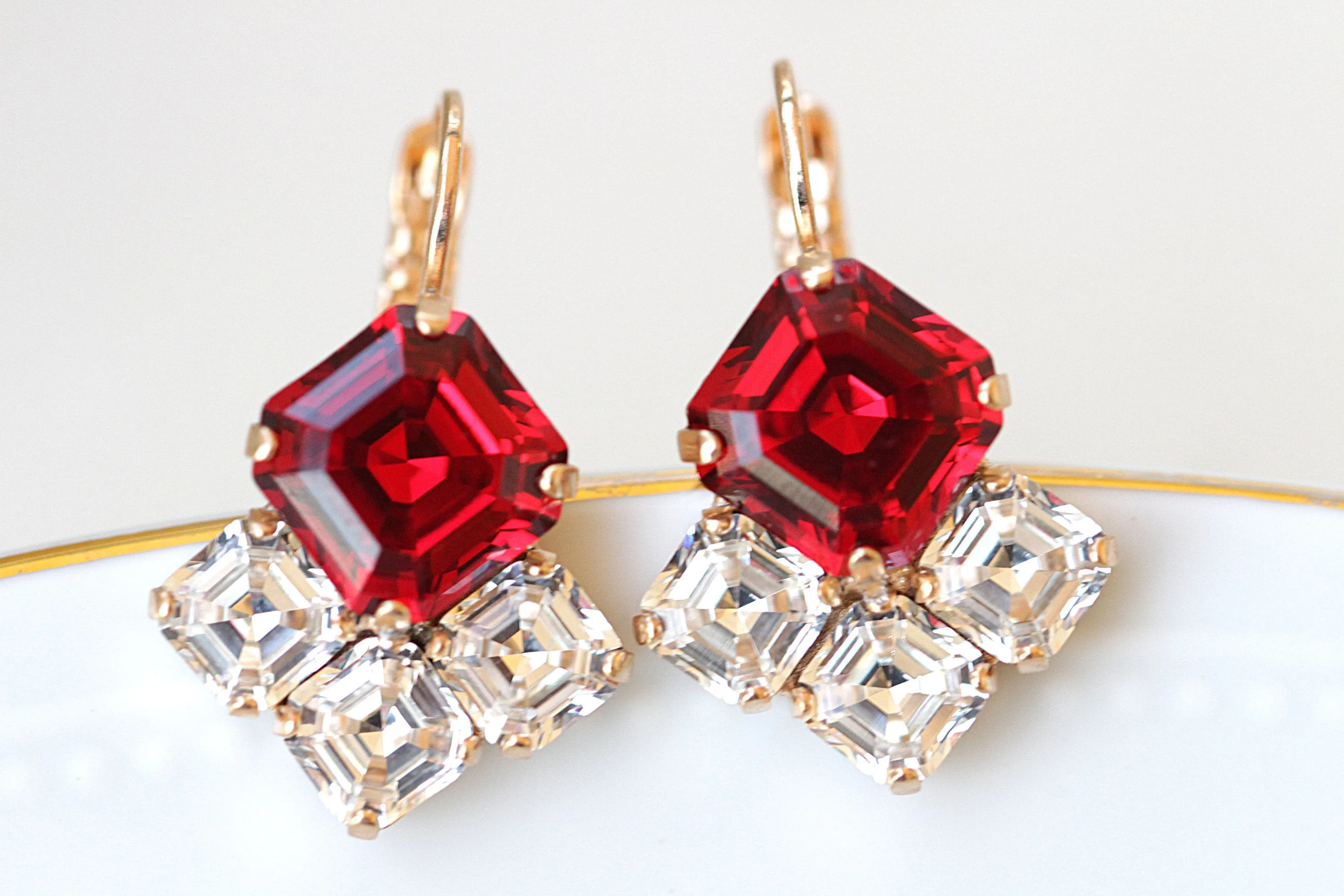 RED BRIGHT EARRINGS