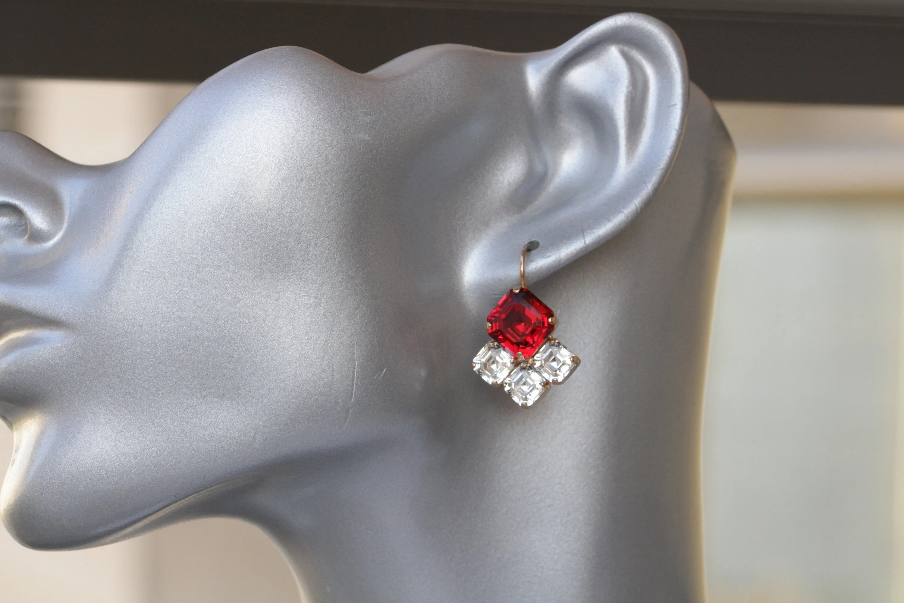 RED BRIGHT EARRINGS