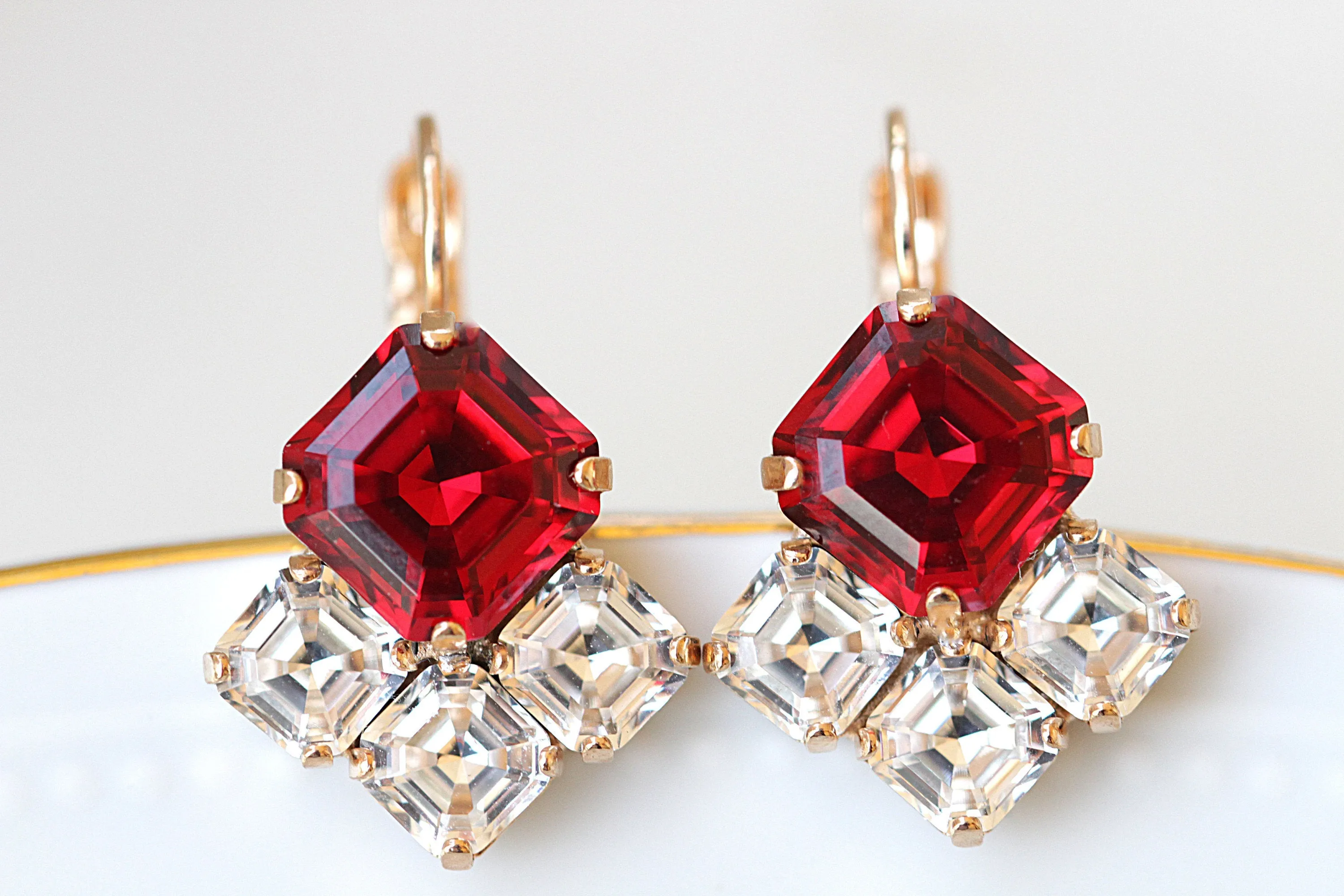 RED BRIGHT EARRINGS