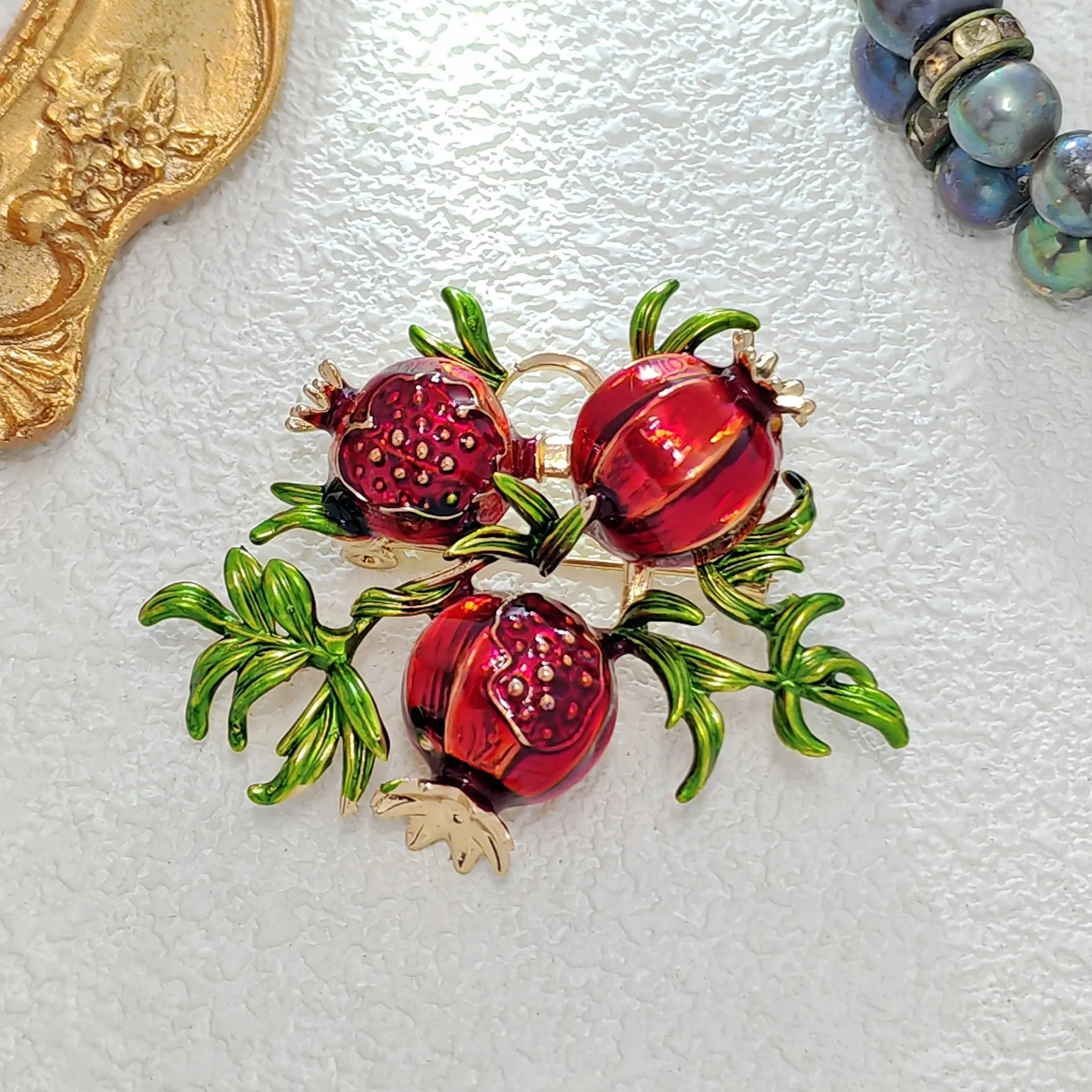 Stunning Gold Tone Leaves Red Enamel Pomegranate Brooch Pin Vintage Fruit Jewelry