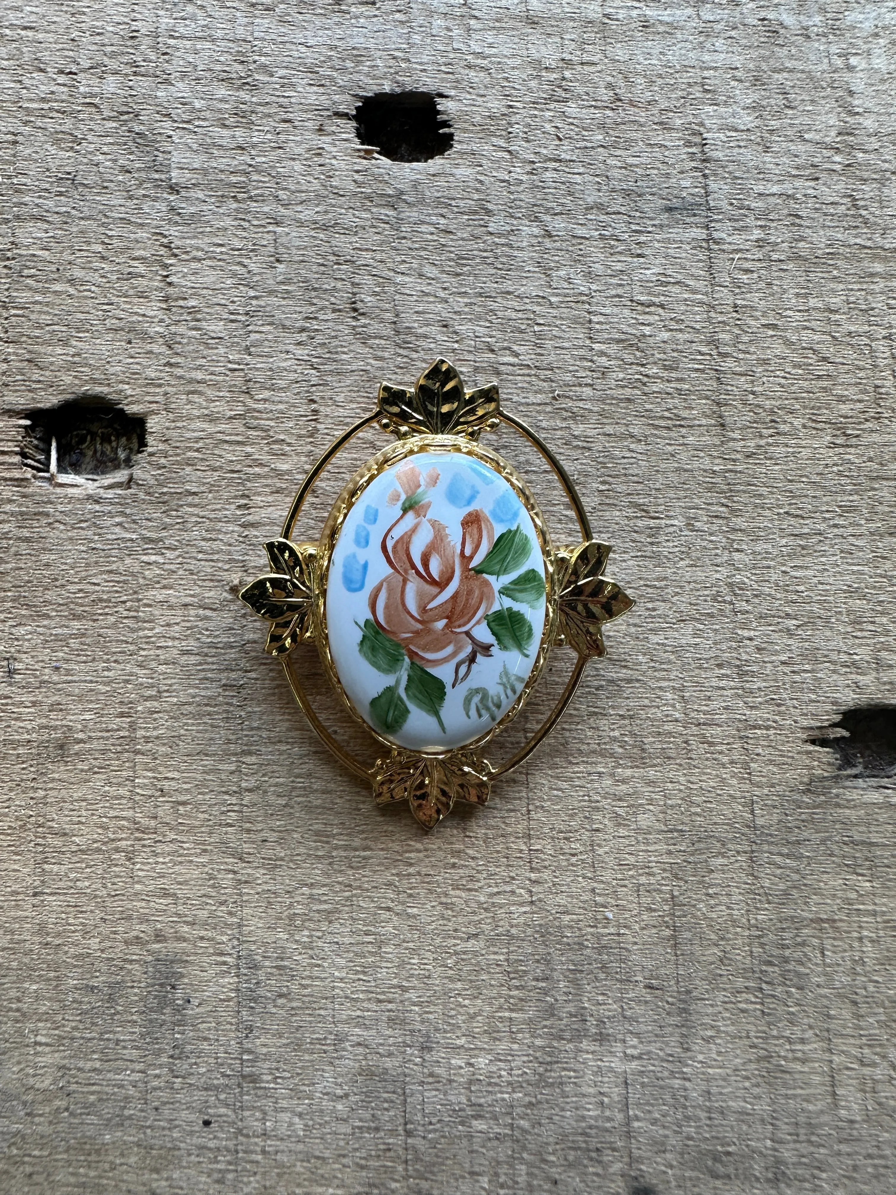 Vintage Floral Shell Cameo Brooches & Pins