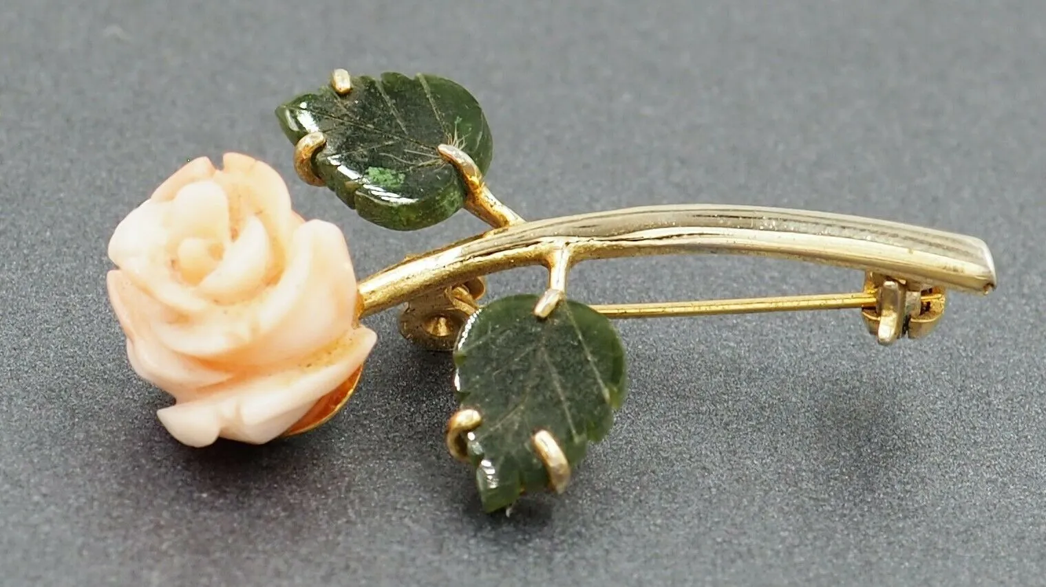 Vintage Gold Plated Nephrite Chalcedony Floral Brooch