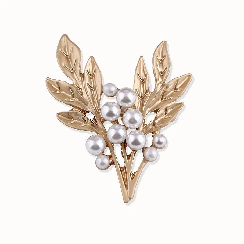 XSB012 - Floral Pearl Brooch