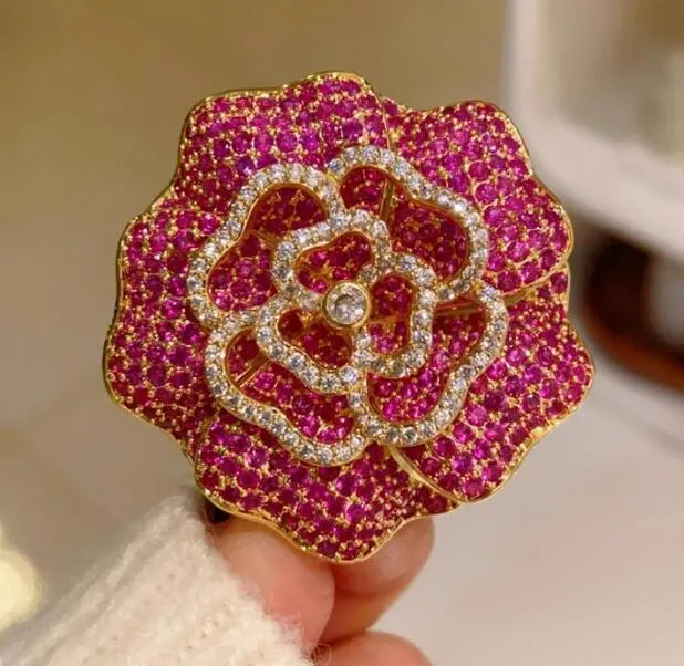 XSB091 - Rose Floral Saree Brooch